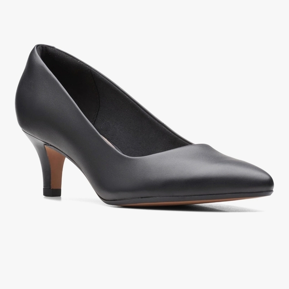 Classic Black Women's Pumps - Picture 3 of 16